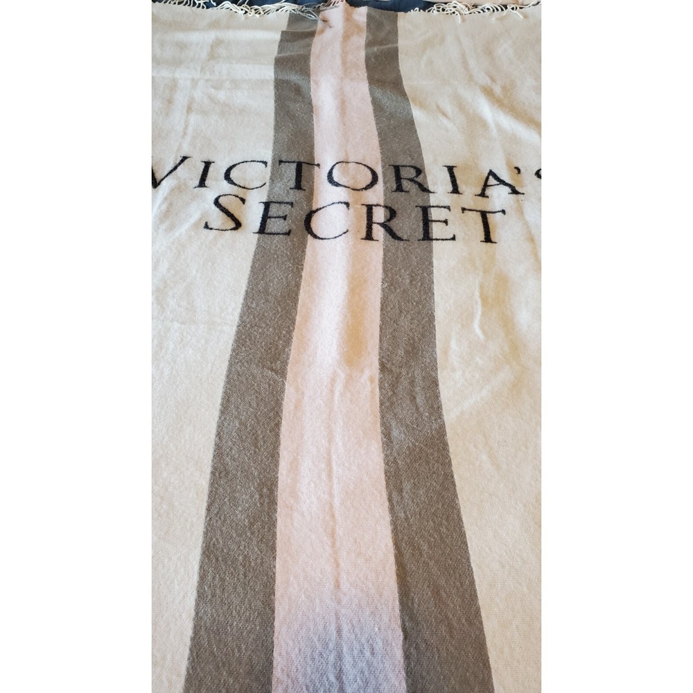 Victoria's Secret  Fleece Blanket  fringe throw pink cream Striped 50x60" Soft